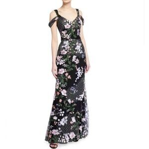 Marchesa Notte Lattice Embroidered Gown/formal dress; w/ 3D flowers size 2